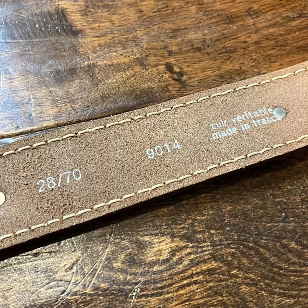 Filrund leather belt with metal quarter embellishments!